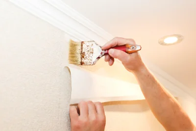 Pose de papier peint à Tancrou — revêtements muraux et toiles de verre